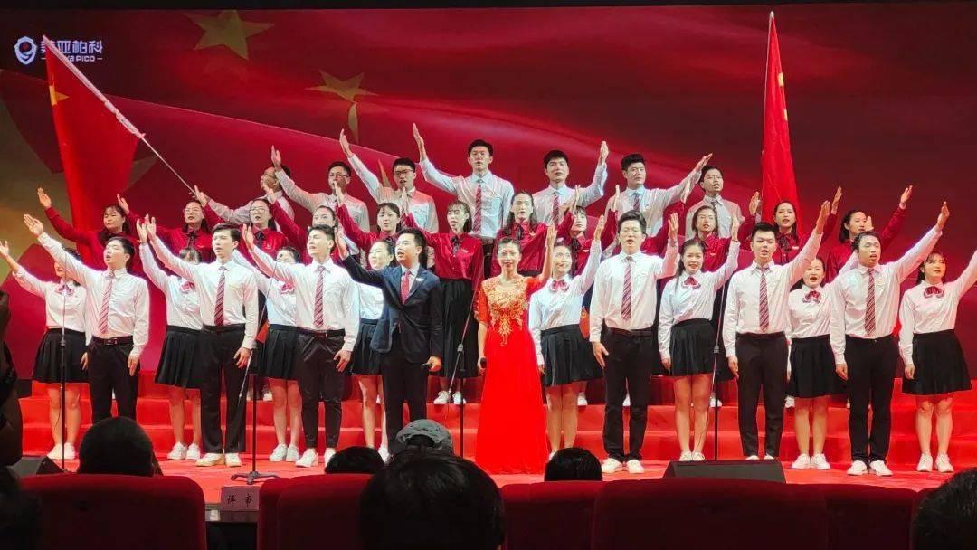 蔡磊获选中国经济新闻人物!倪萍:每晚都去蔡磊直播间买东西